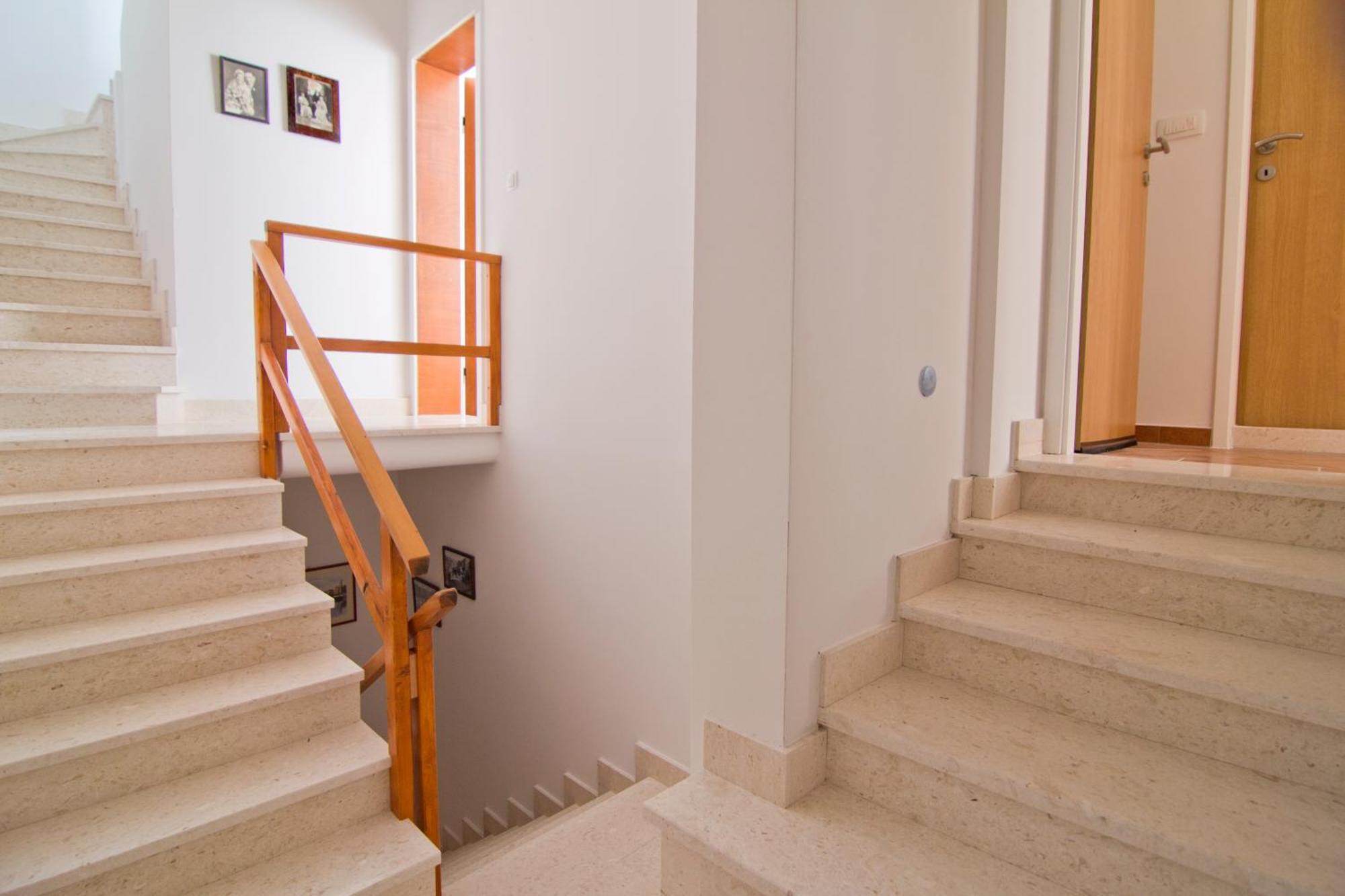 Apartments Donika Komiza Bagian luar foto