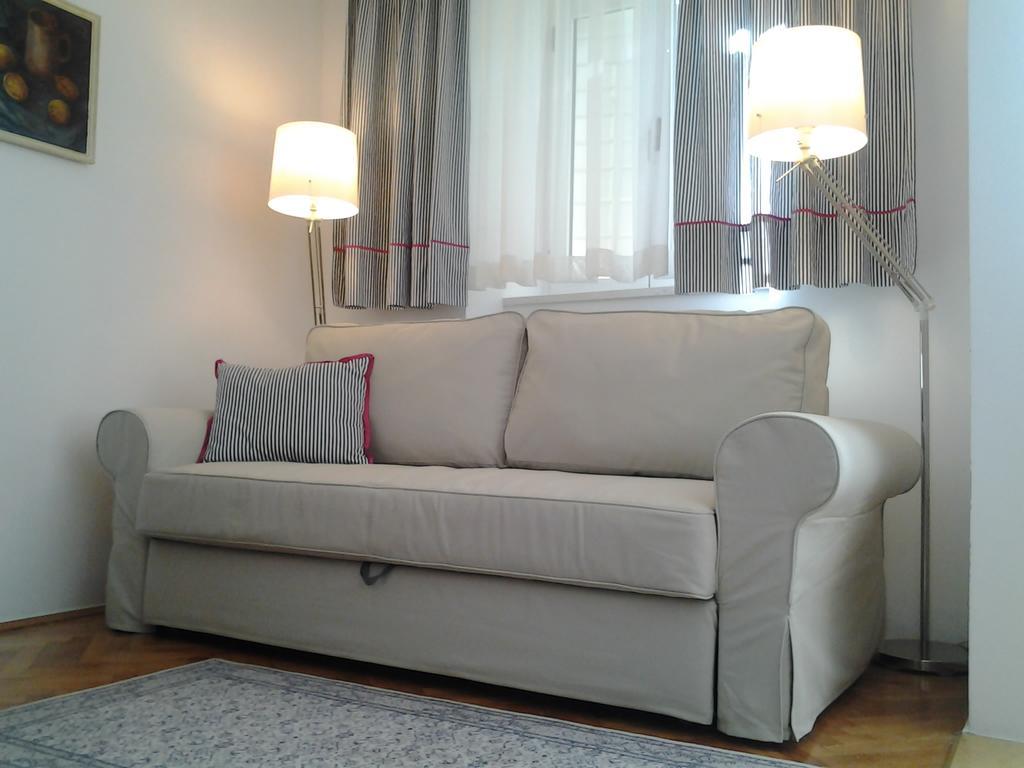 Apartments Donika Komiza Bagian luar foto